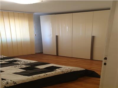 Apartament 3 camere Cetate Piata, etaj 3, 85000 euro